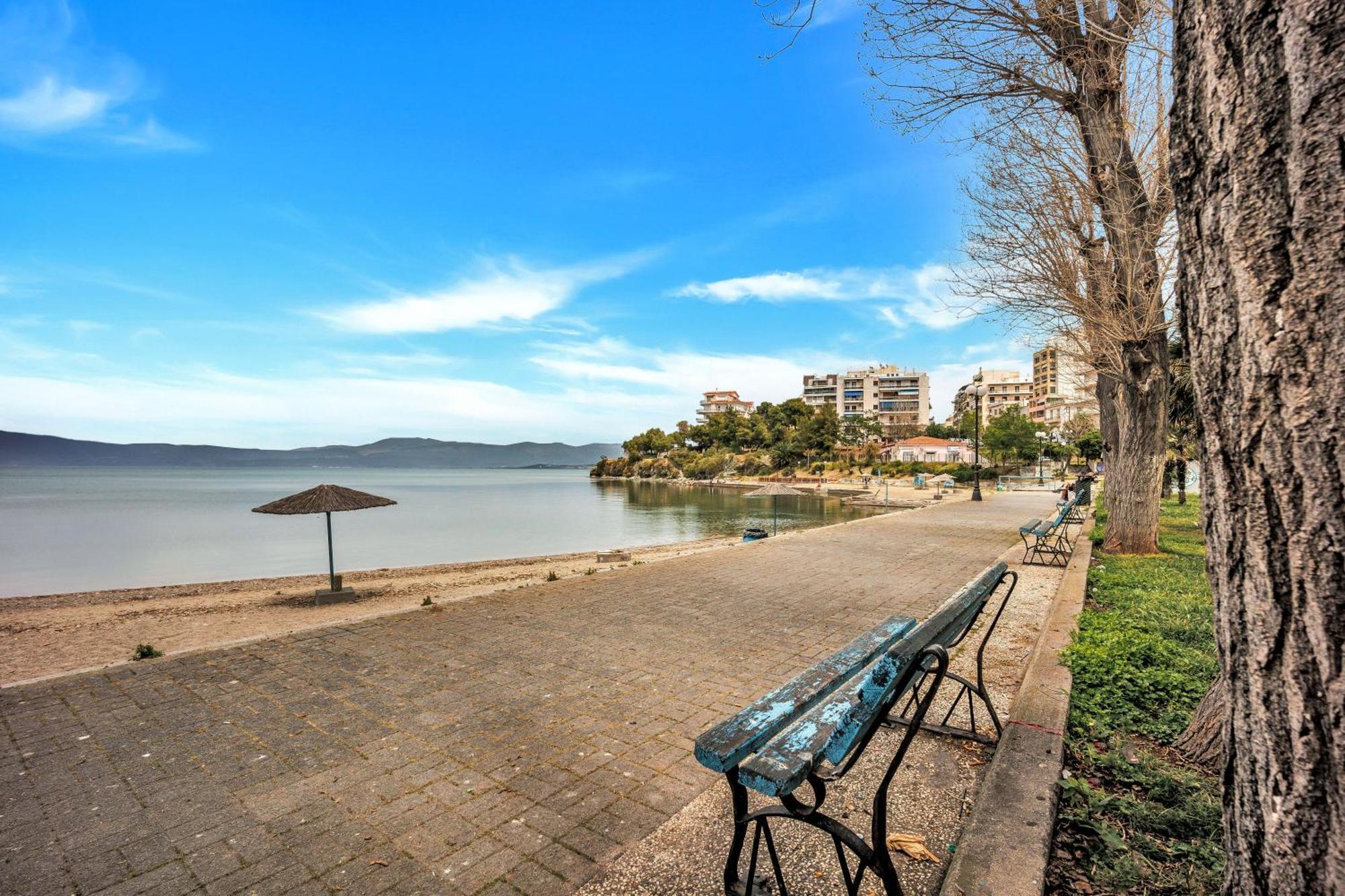 Fabulous Central Apartment Close To The Sea! Chalkida Exterior photo